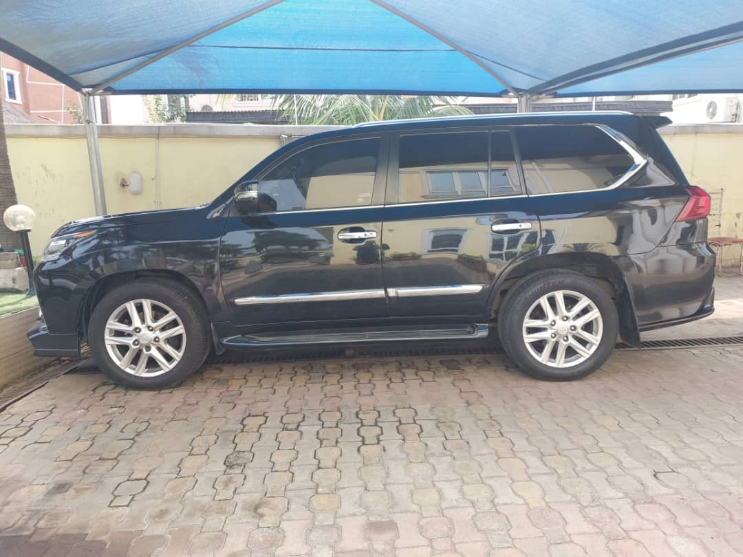 Lexus 3